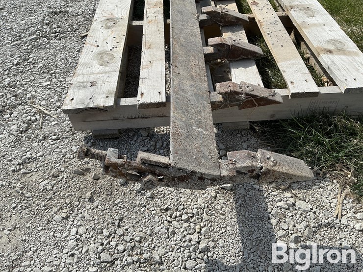 bobcat-bucket-attachment-image-12
