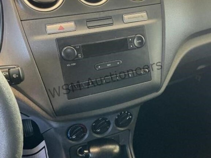 2013-ford-transit-connect-image-21