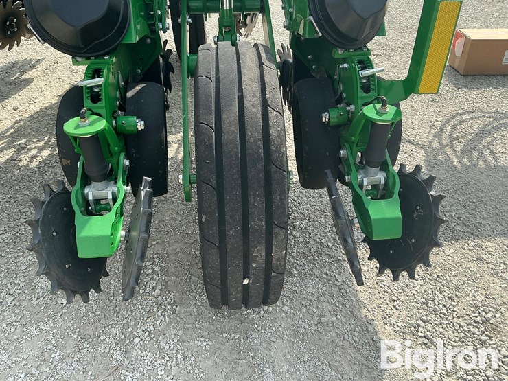 2022-john-deere-1775nt-image-18