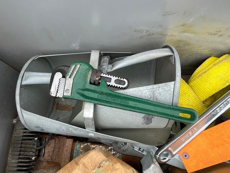 #4930-•-contents-of-job-box-image-4