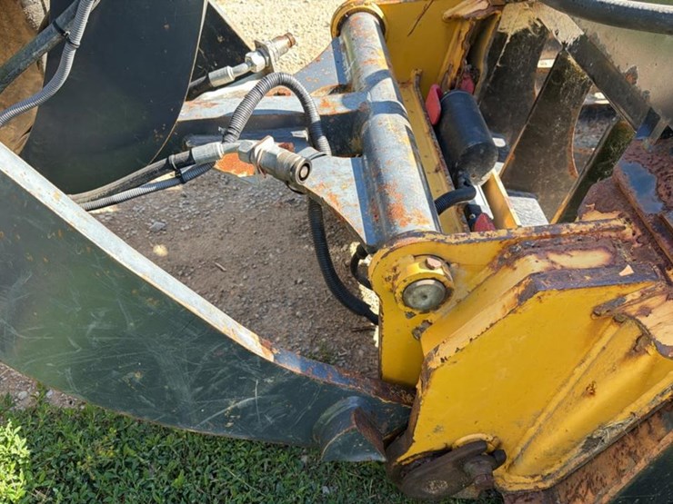 2016-john-deere-64-image-14