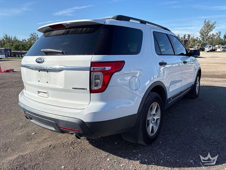 2014-ford-explorer-image-3