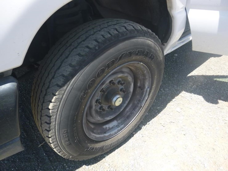 2008-ford-cargo-image-13
