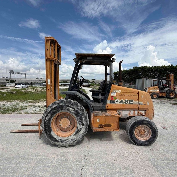 2007 CASE 586G