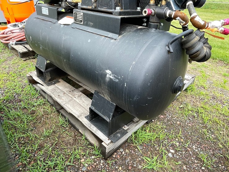 #4919-•-tmg-gas-powered-air-compressor-image-8