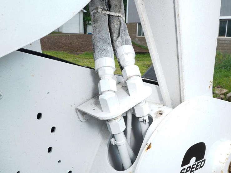 2015-bobcat-s650-image-17