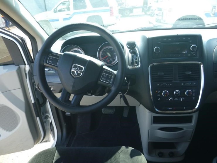 2017-dodge-grand-caravan-image-9