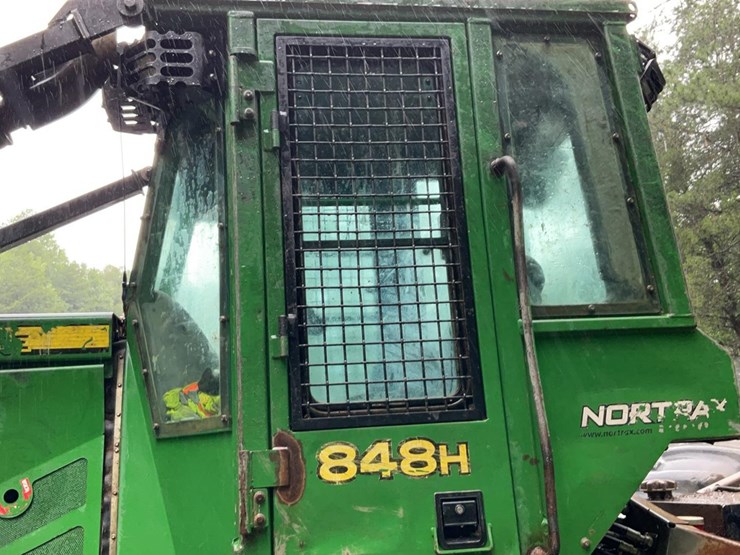 2015-deere-848h-image-19