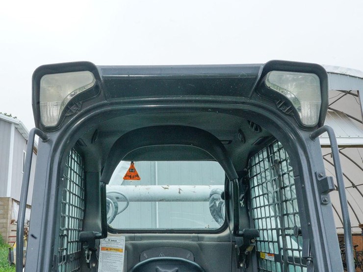 2015-bobcat-s650-image-45