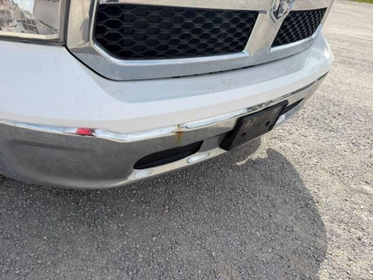 2017-ram-1500-slt-image-37