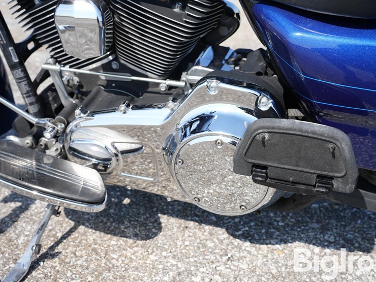 run-#11---2015-harley-davidson-road-glide-motorcycle-image-17