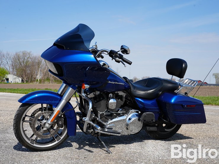 run-#11---2015-harley-davidson-road-glide-motorcycle-image-1