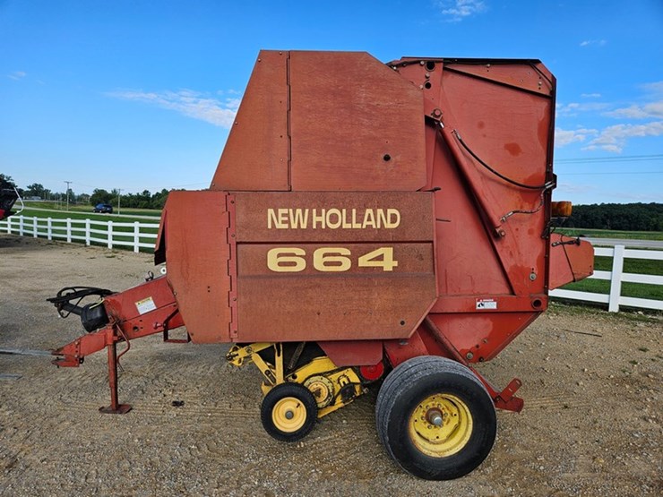 new-holland-664-image-2