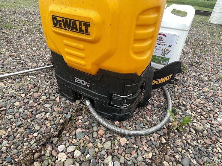 #4942-•-dewalt-20v-cordless-backpacker-sprayer-image-7