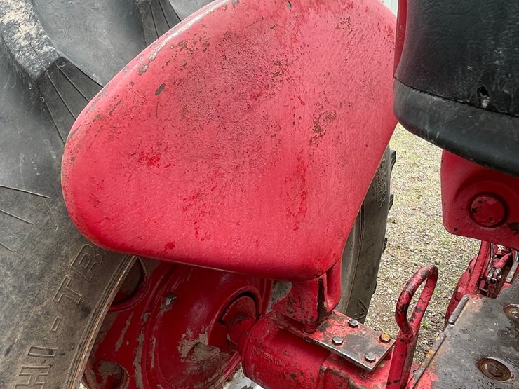 #4905-•-farmall-560-diesel-tractor-image-35