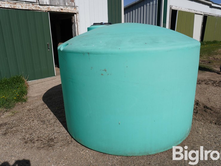 1550-gal-poly-tank-w/2"-shutoff-image-7