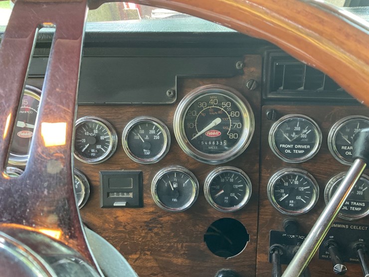 1998-peterbilt-379-image-14