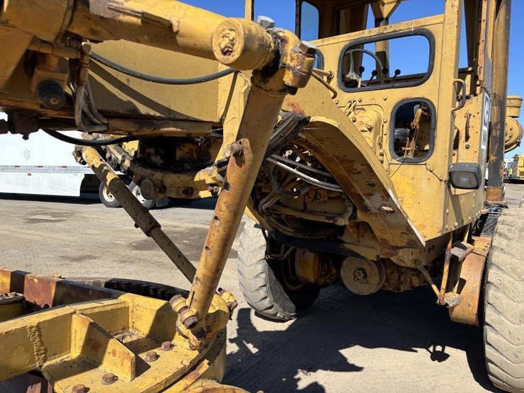 caterpillar-14e-image-12