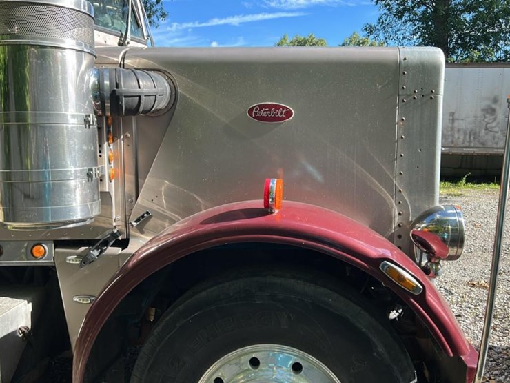 1979-peterbilt-359-image-57