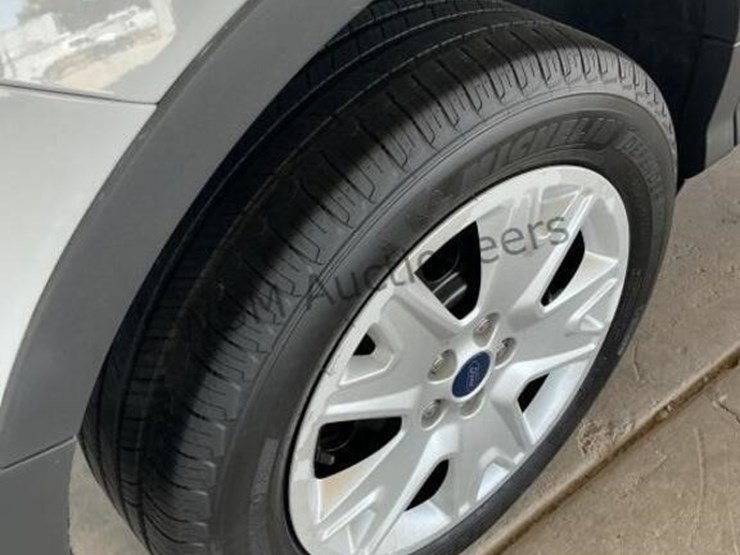 2013-ford-escape-image-8