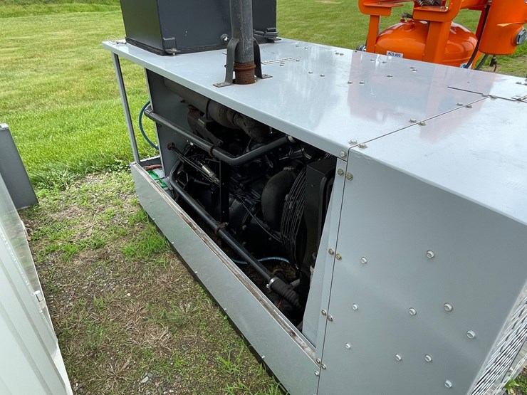 #4907-•-1994-ingersoll-rand-diesel-air-compressor-image-18