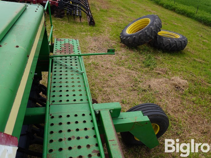 john-deere-750-image-15