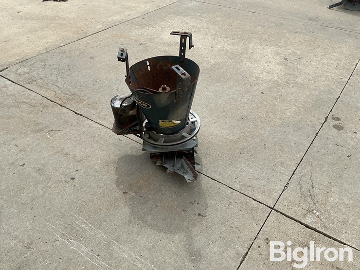neco-electric-grain-spreader-image-5