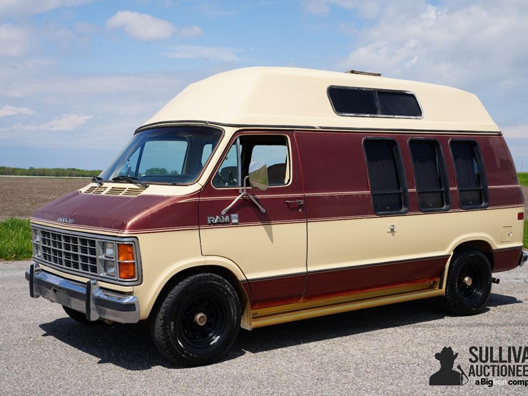 1985-dodge-ram-250-image-1