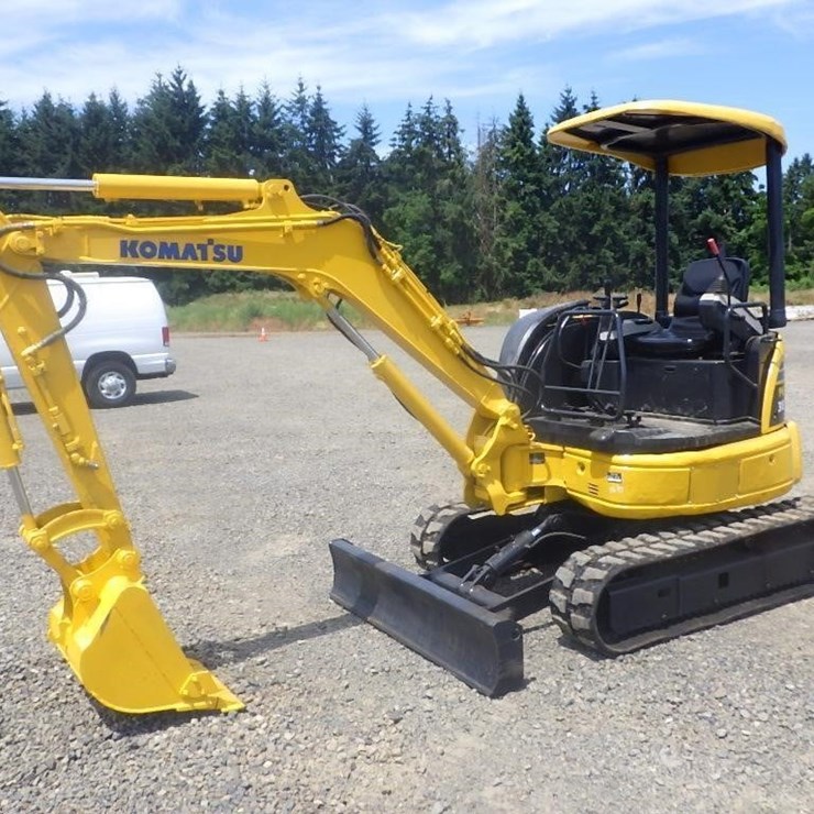 2005 KOMATSU PC30MR-2
