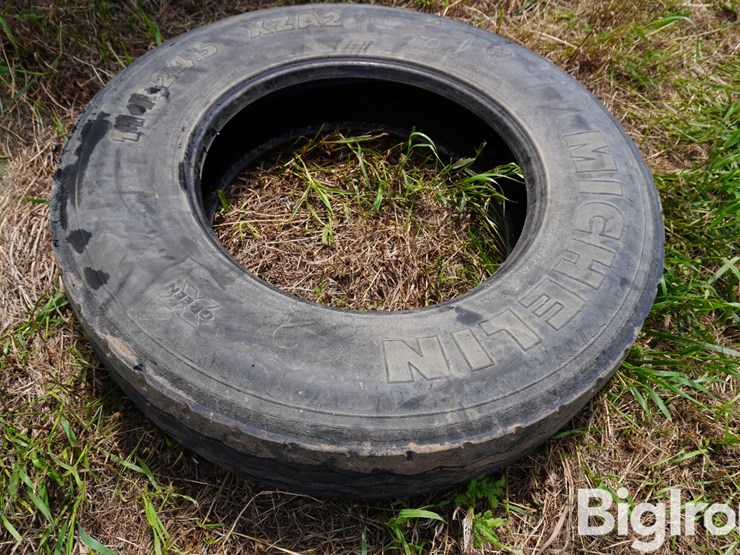 11r24.5-tire-image-4