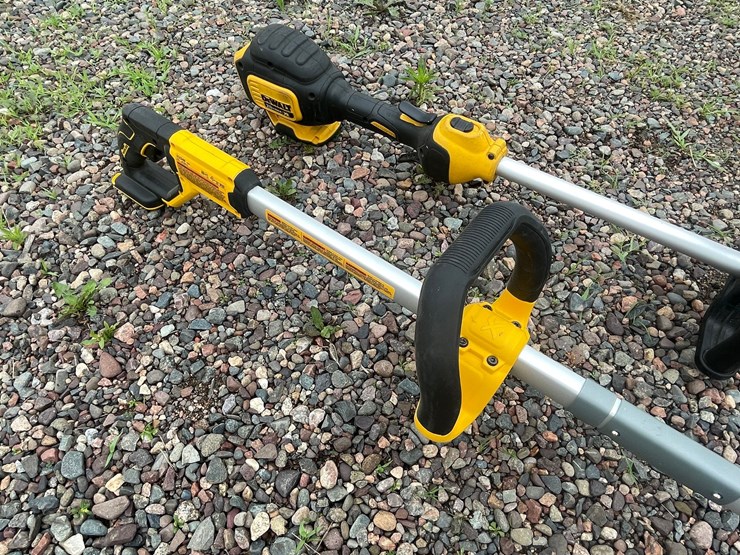 #4949-•-dewalt-20-volt-cordless-weed-whip-and-edger-image-4
