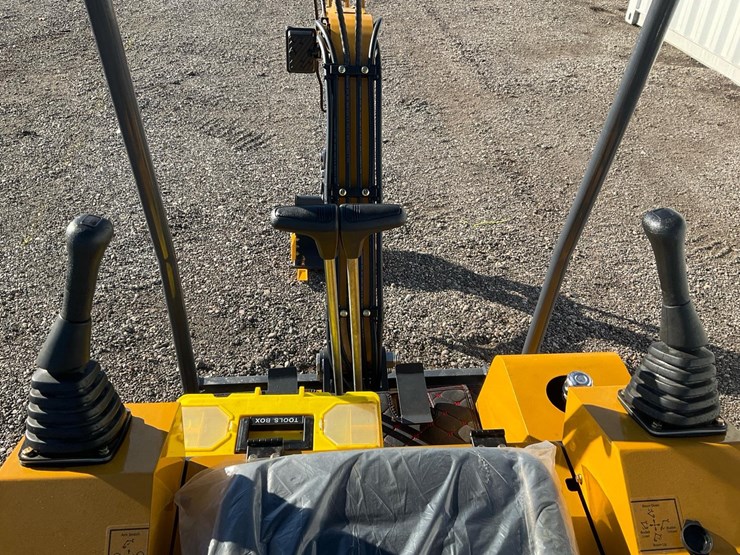 #1209-•-damaged-ats-rt15r-mini-excavator-image-9