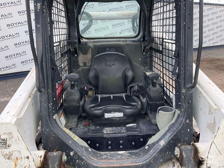 2022-bobcat-t740-image-10