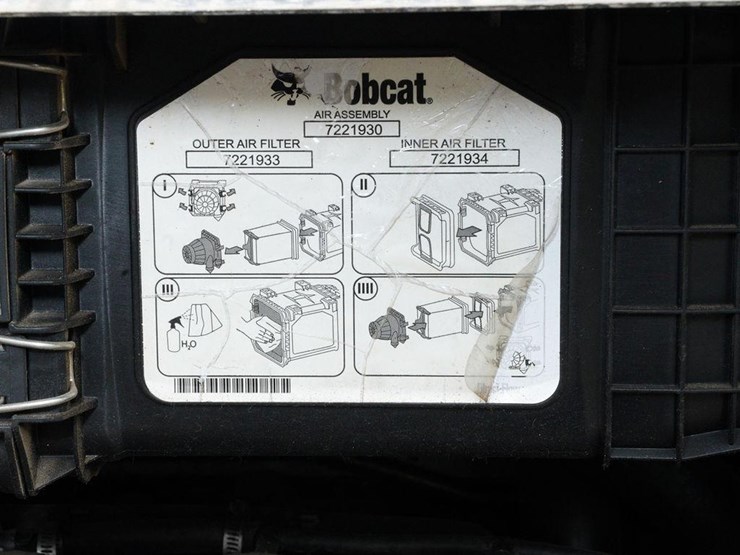 2015-bobcat-s650-image-13