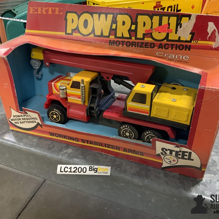 Ertl POW-R-Pull Motorized Action Crane Toy