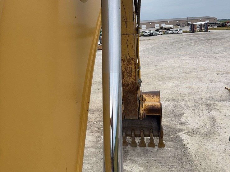 2014-caterpillar-336e-image-54