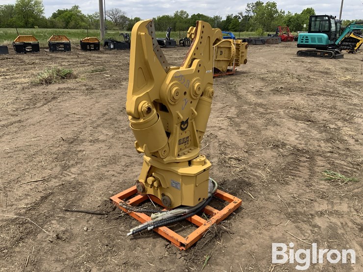 2023-caterpillar-307-image-3