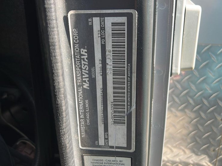 #153-•-1995-international-4700lp-heavy-duty-service-truck-image-2