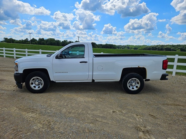 2018-chevrolet-2500-image-2