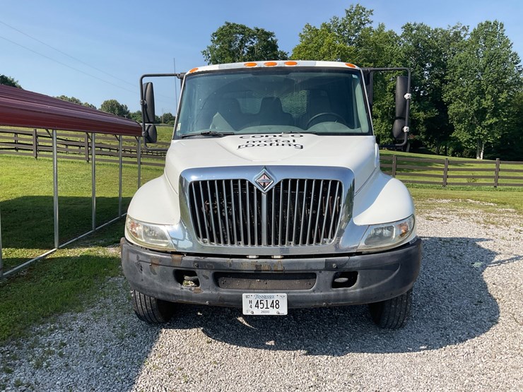 2002-international-durastar-4300-image-2