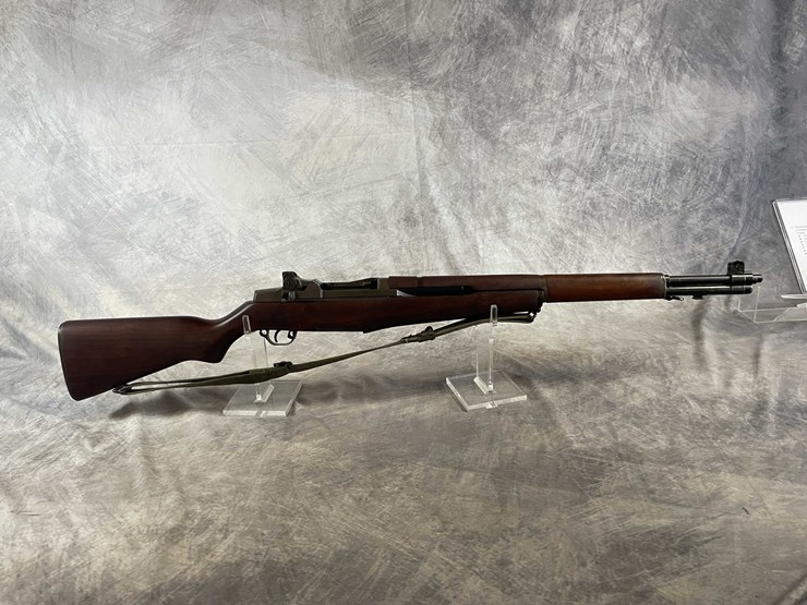 #1282-•-h-&-r-usacm1,-30-cal-semi-auto-rifle,-sn:-5693101,-(neenah,-wi)-image-1