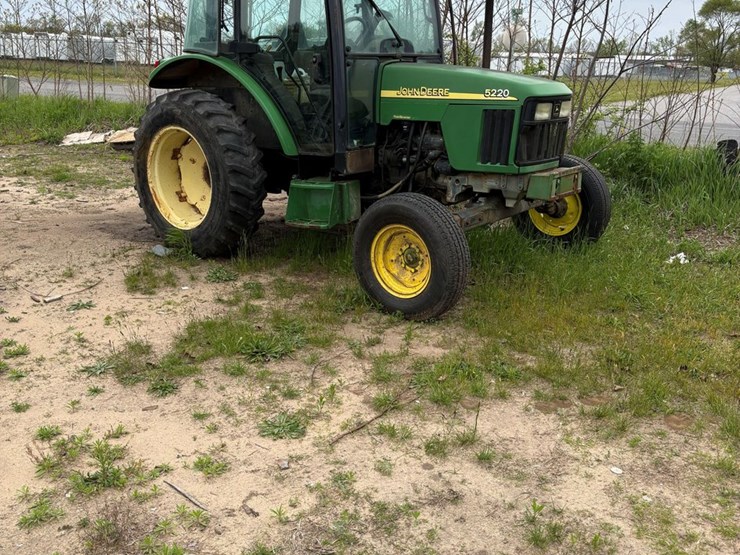 2004-john-deere-5520-image-11