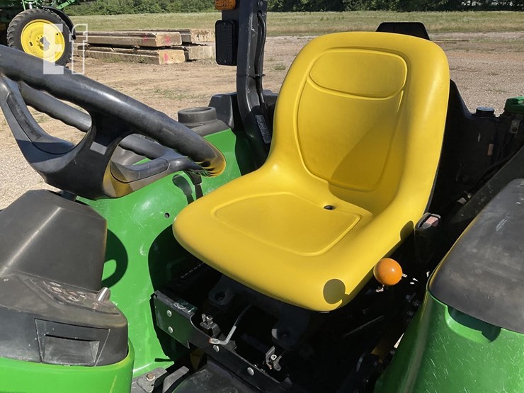 2027-john-deere-3025e-image-8