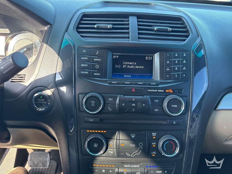 2016-ford-explorer-image-14