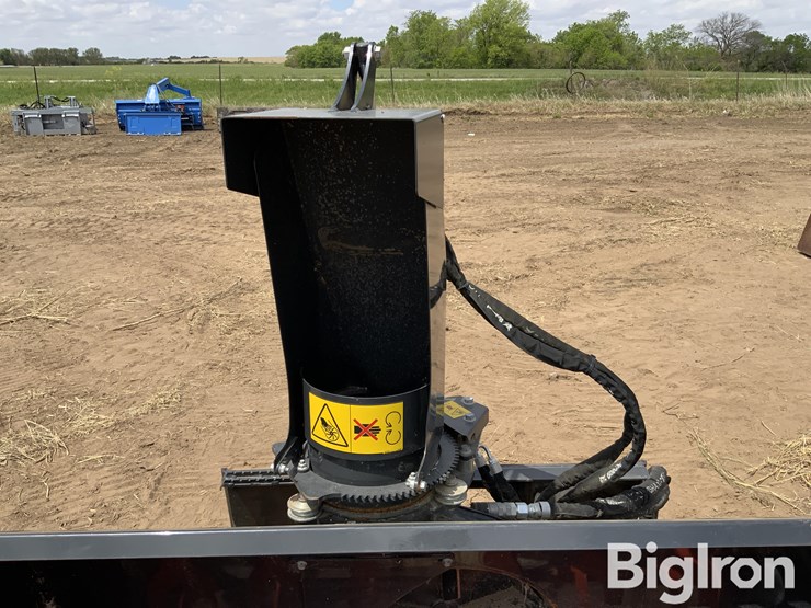 2023-bobcat-sb32-x-68-hydraulic-snow-blower-skid-steer-attachment-image-14