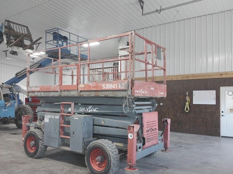 #105-•-2014-skyjack-sj884lrt-rough-terrain-scissor-lift-image-5