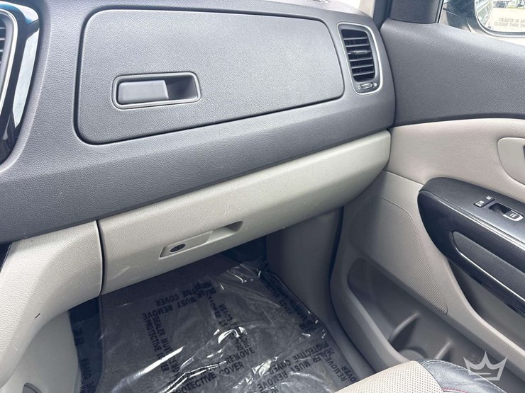 2015-kia-sedona-image-20