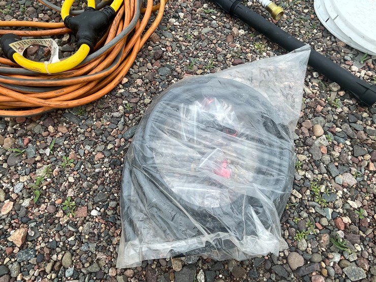 #4940-•-pile-of-hoses-and-extension-cords-image-3