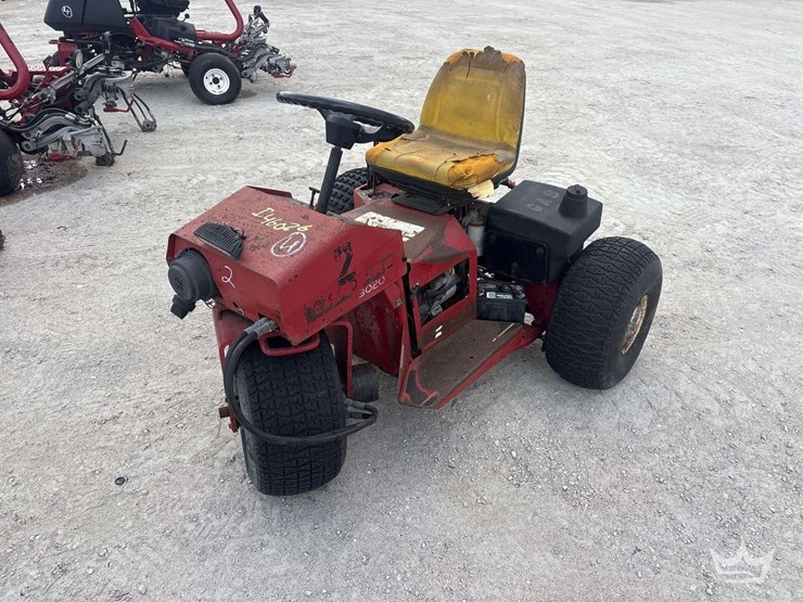2005-toro-sandpro-3020-3wd-bunker-rake-image-1