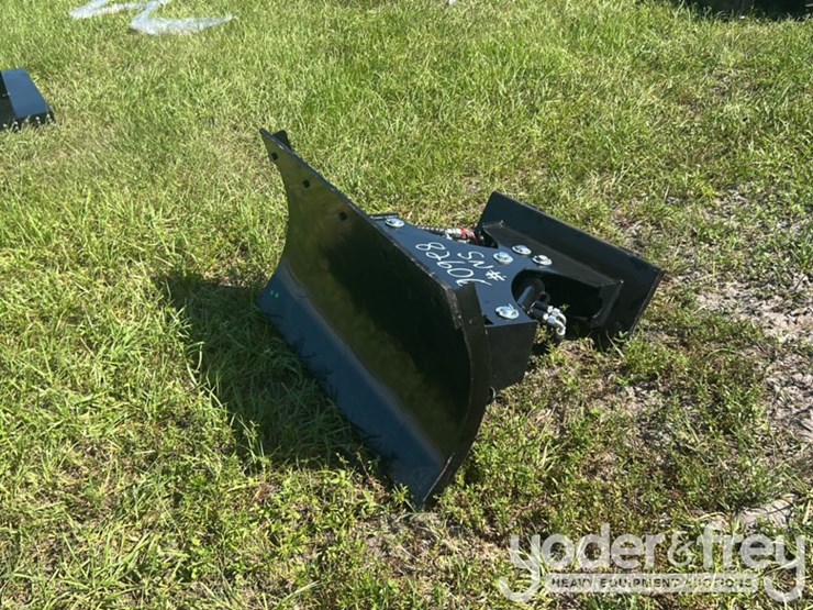 unused-sdlanch-snow-blade-to-suit-skidsteer-image-2